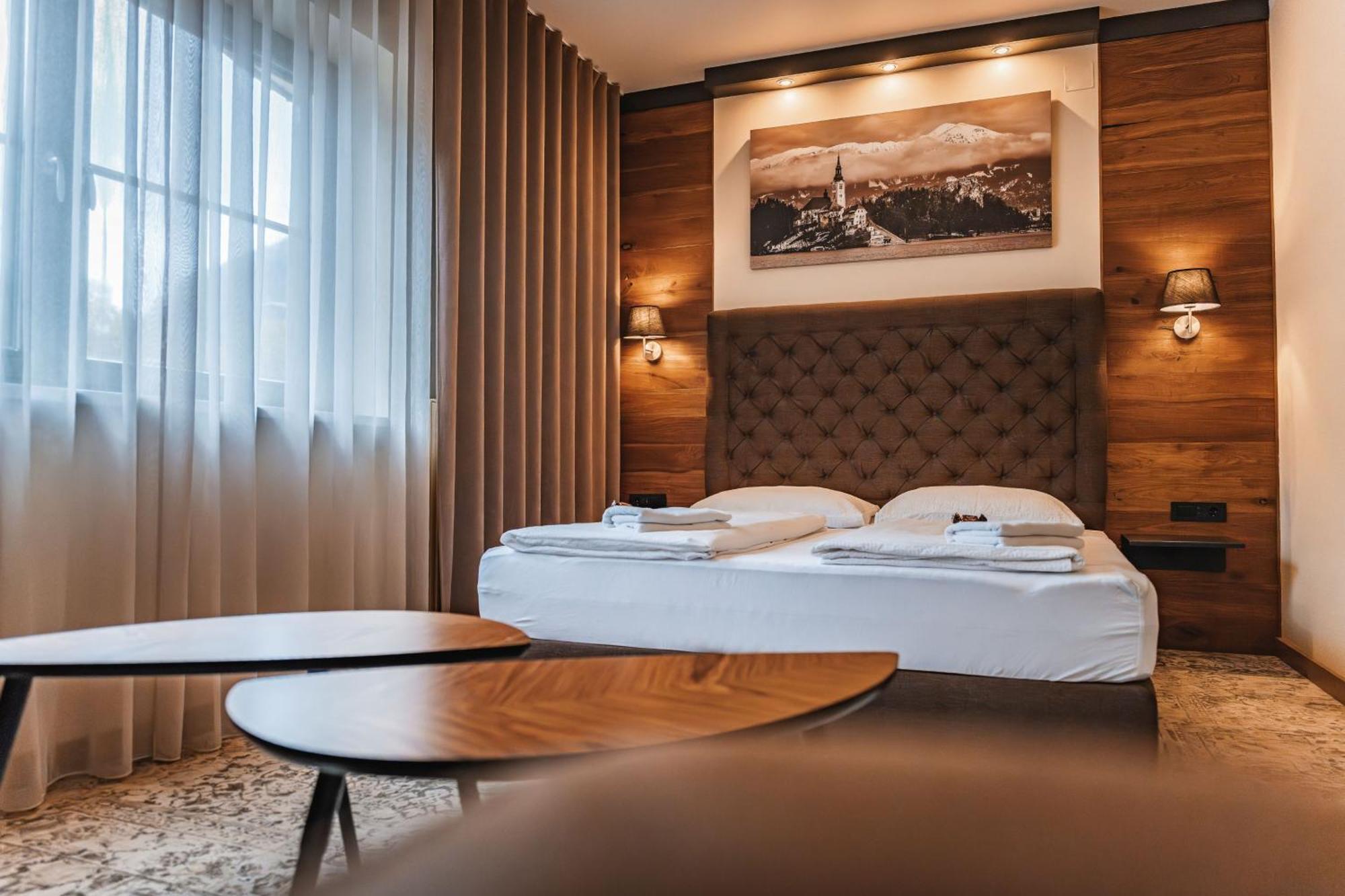 Guest House Ejga Jesenice Buitenkant foto