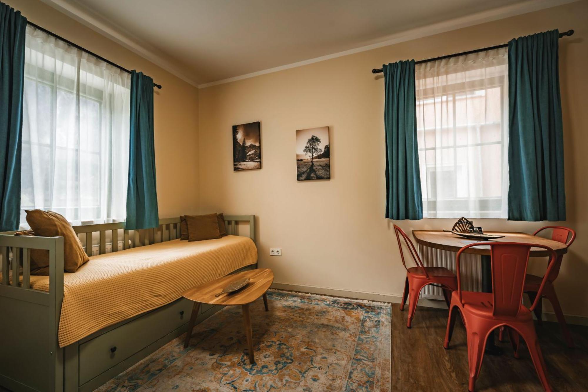 Guest House Ejga Jesenice Buitenkant foto